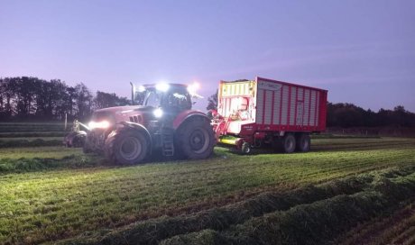 ensilage d'herbe avec autochargeuse 79 - entreprise de travaux agricoles 79