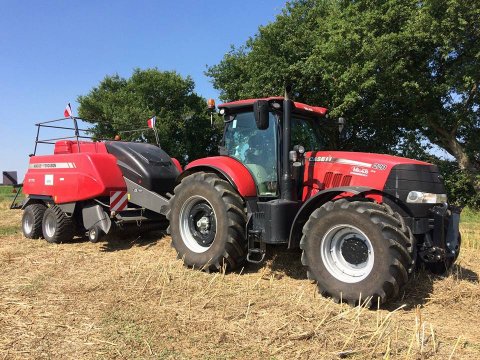 Pressage paille en bottes cubiques / Déplacement Deux-Sèvres (79) et Vienne (86) ✌️pressage, ramassage, et livraison chez vous en ferme.