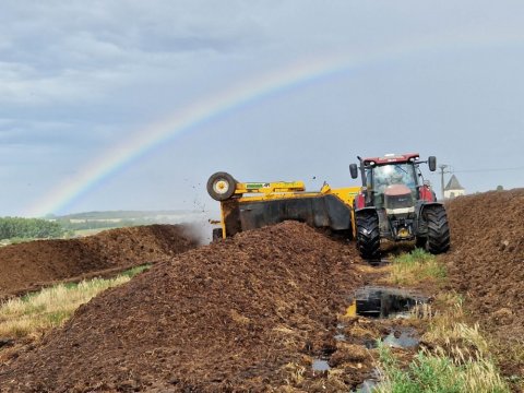 Compostage fumier 79 - deux-sèvres - entreprise de travaux agricoles 79