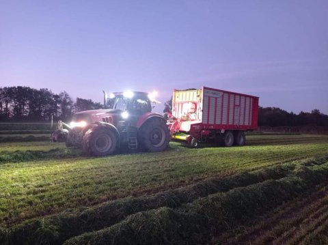 ensilage d'herbe avec autochargeuse 79 - entreprise de travaux agricoles 79