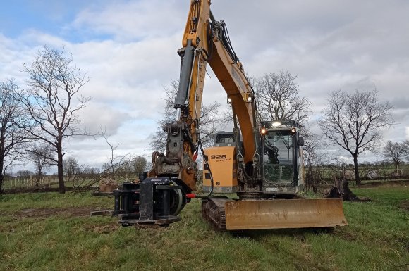 Coupe de bois - grappin Jack300 -  élagage - broyage de haie - entretien bord de route 