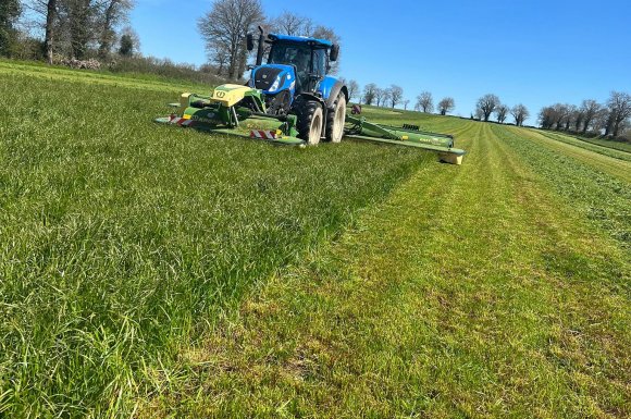 Groupe de fauche Krone - travaux agricoles 79 - fauche 79 